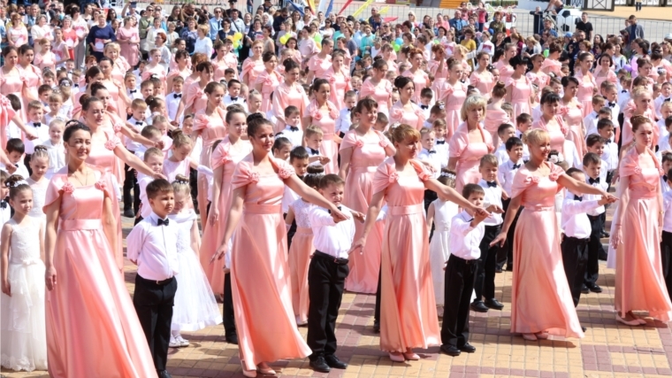 Алевтина Федорова поздравила выпускников дошкольных учреждений на традиционном Выпускном балу на Красной площади