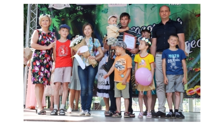 В Чебоксарах состоялся яркий городской Фестиваль семейного творчества
