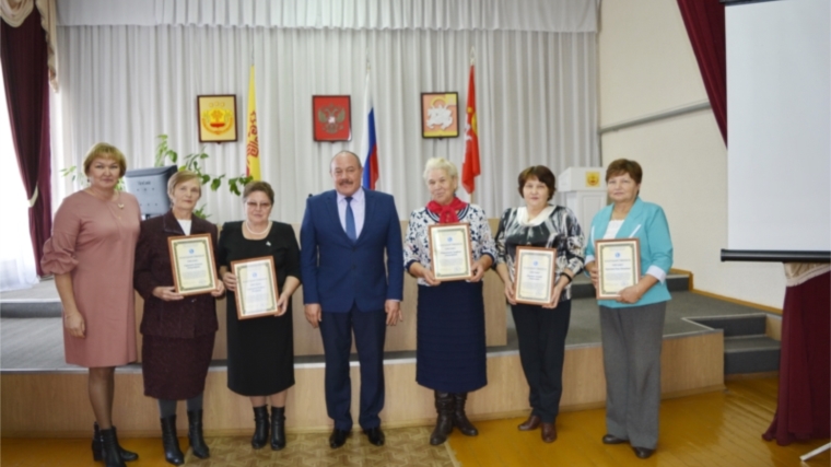 В международный день пожилых людей в Яльчикском районе отметили работу ветеранов женского движения