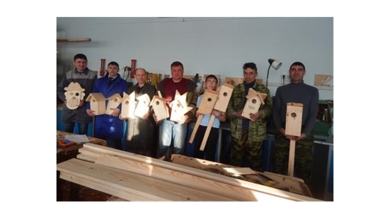 Совет отцов Янтиковской средней школы организовал акцию "Дом для птиц"