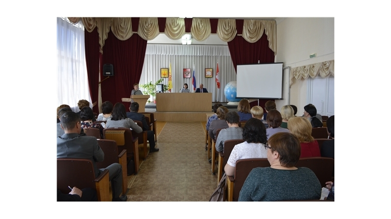 В ходе Eдиного информационного дня в Яльчикском районе обсуждены актуальные темы