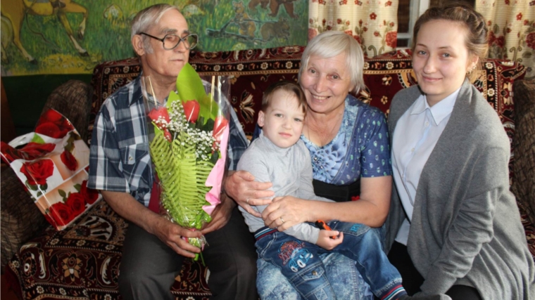 17 мая супруги Ильяковы Петр Кузьмич и Галина Петровна из Канаша отметили золотую свадьбу.