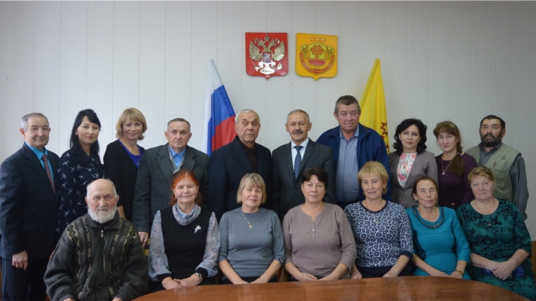 Глава администрации Янтиковского района Владимир Ванерке встретился с ветеранами труда, работавшими в администрации