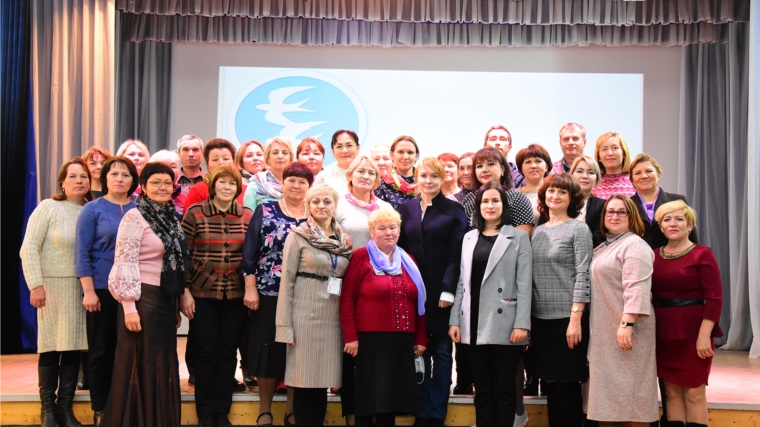 Председателю Союза женщин Чувашии Наталье Николаевой представили «Мир женщины» Ибресинского района