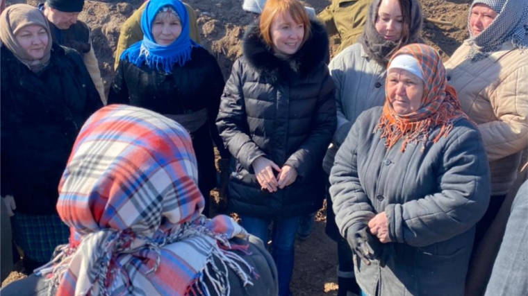 Председатель Союза женщин Чувашии Наталья Николаева посетила съемочную площадку фильма "Идти на окопы"