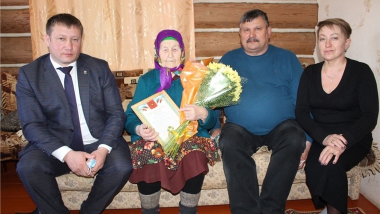 Жительница Урмарского района Чувашии Ирина Данилова поделилась воспоминаниями о том, как участвовала в строительстве Сурского рубежа