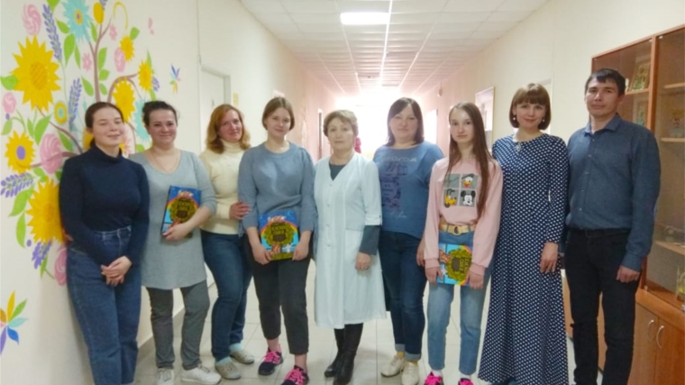Детей и женщин из Донбасса в Реабилитационном центре посетила писатель Елена Светлая