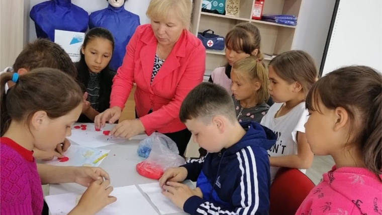 В Чувашско-Сорминской сельской библиотеке прошла программа «Россия – Родина моя»