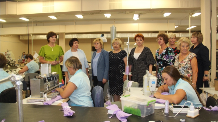 Представительницы новочебоксарского отделения Союза женщин Чувашии побывали на фабрике “Элита”