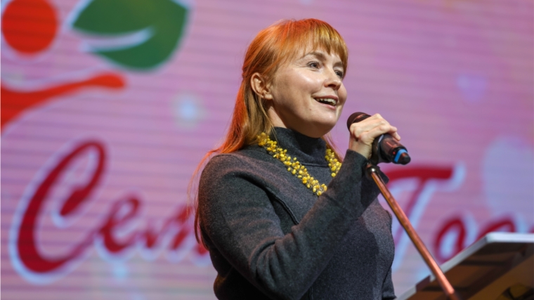 Председатель Союза женщин Чувашии Наталья Николаева приняла участие в церемонии награждения победителей конкурса "Семья года-2021"