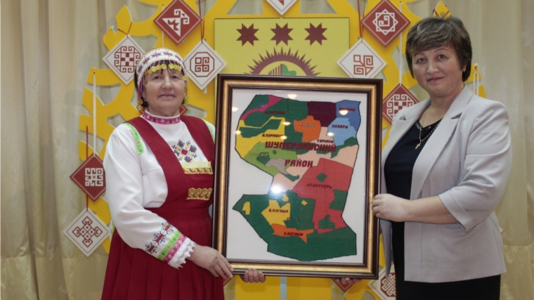На базе Егоркинского сельского Дома культуры состоялась торжественная презентация вышитой карты Шумерлинского района