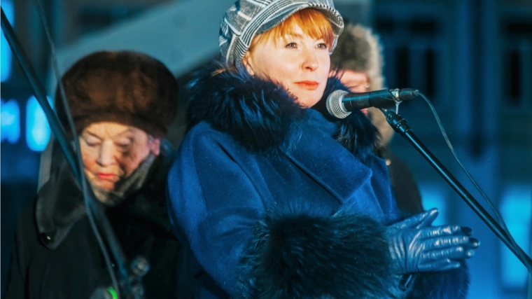 Председатель Союза женщин Чувашии Наталья Николаева приняла участие в церемонии открытия стелы «Город трудовой доблести»